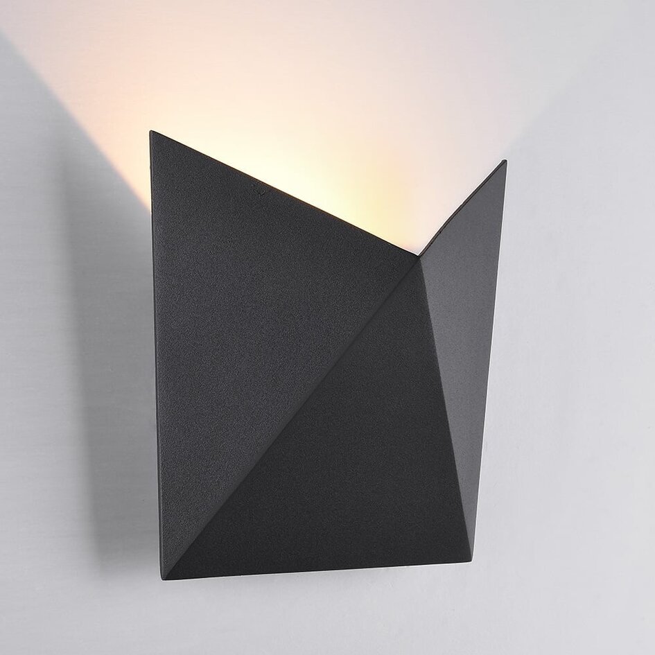 Designad utomhusvägglampa Milo - svart med integrerad LED