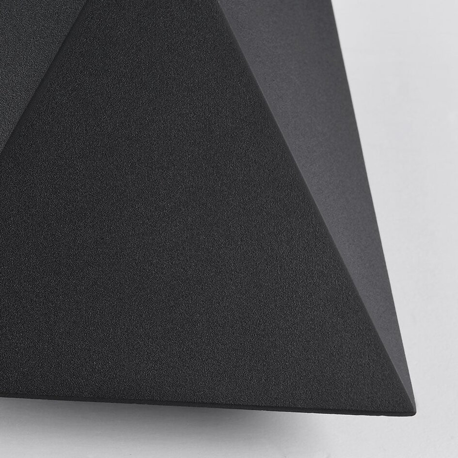 Designad utomhusvägglampa Milo - svart med integrerad LED