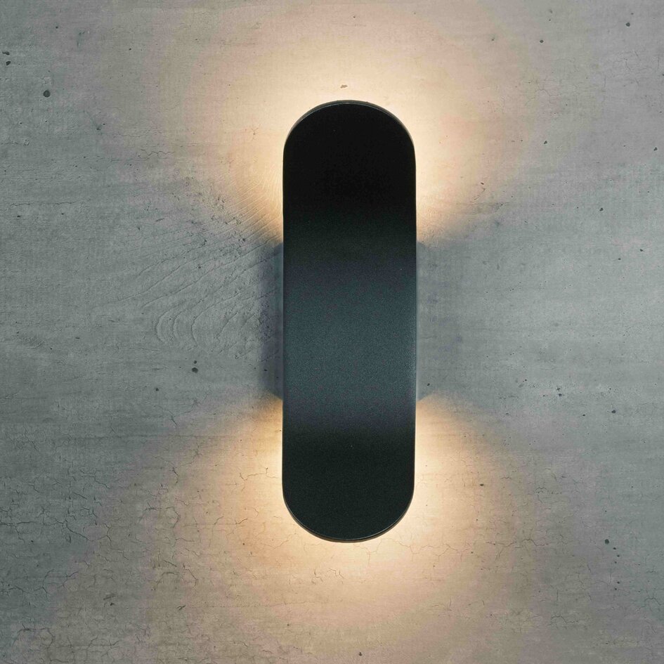 Designad utomhusvägglampa Stormy - svart med integrerad LED