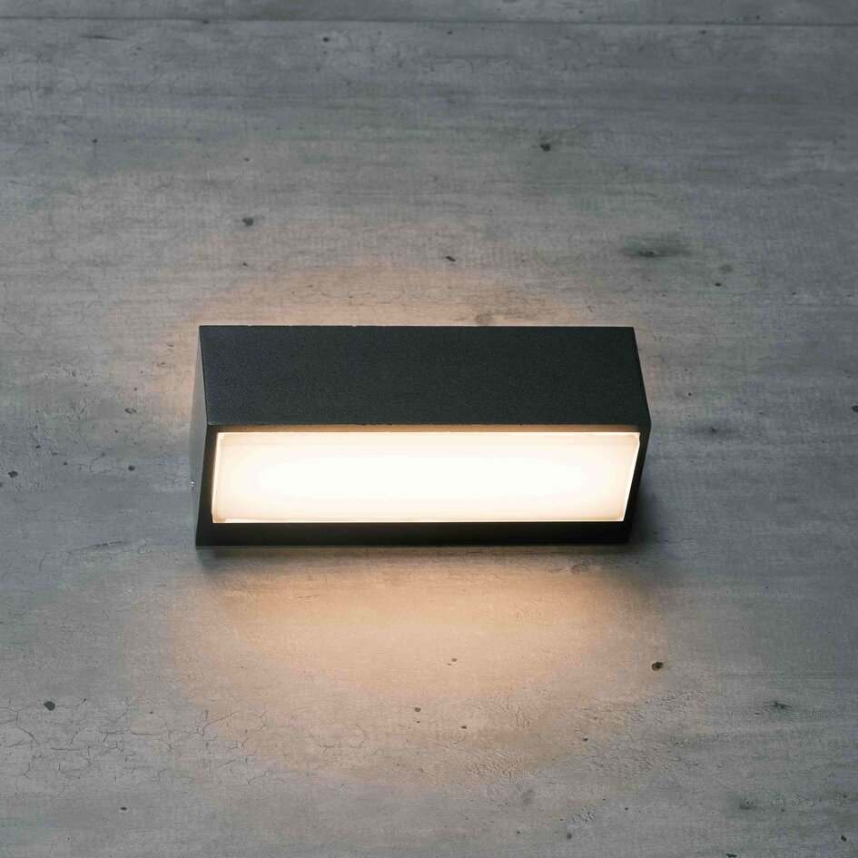 Utomhusvägglampa Pixie med integrerad LED - svart