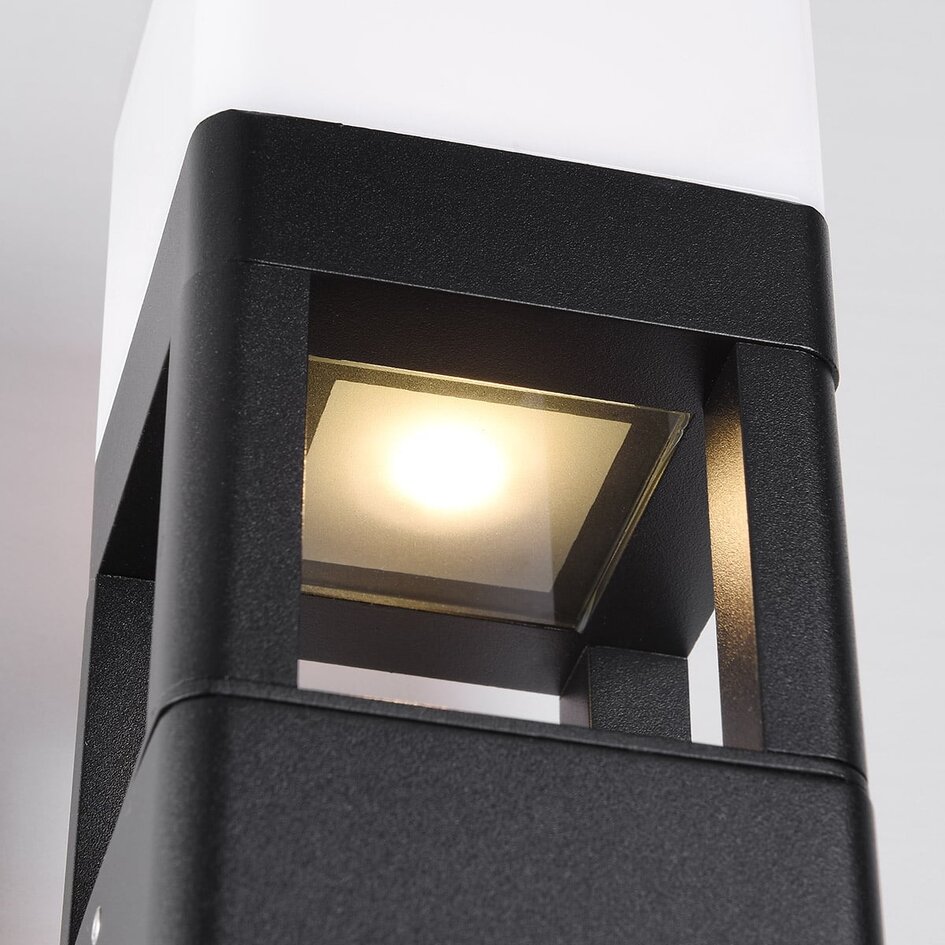 Industriell utomhusvägglampa Terry - svart med integrerad LED