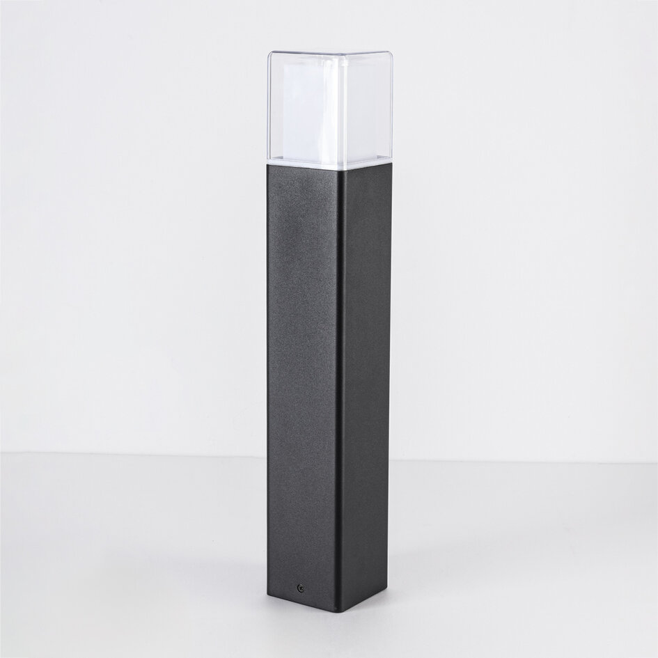 Stående utomhuslampa Ivo - svart med integrerad LED
