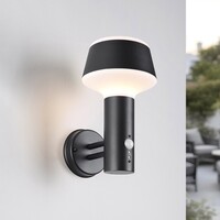 Industriell utomhusvägglampa Max - med sensor i svart
