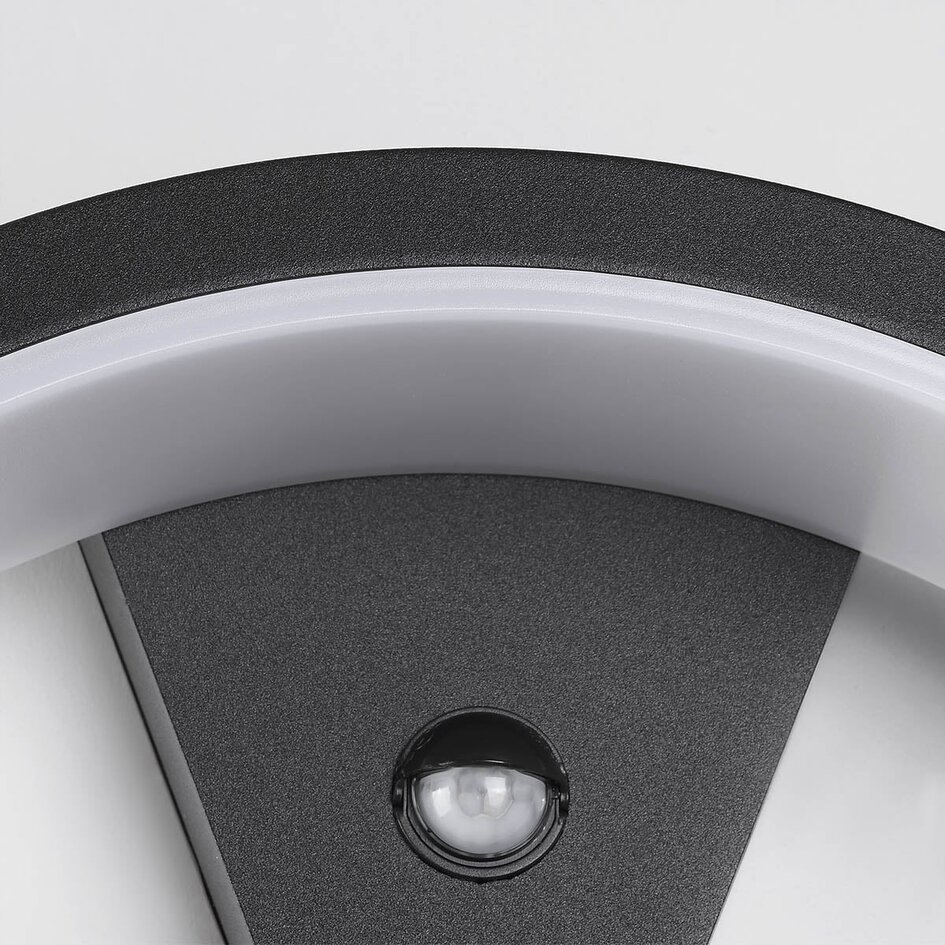 Designad utomhusvägglampa Vic med sensor - svart med integrerad LED