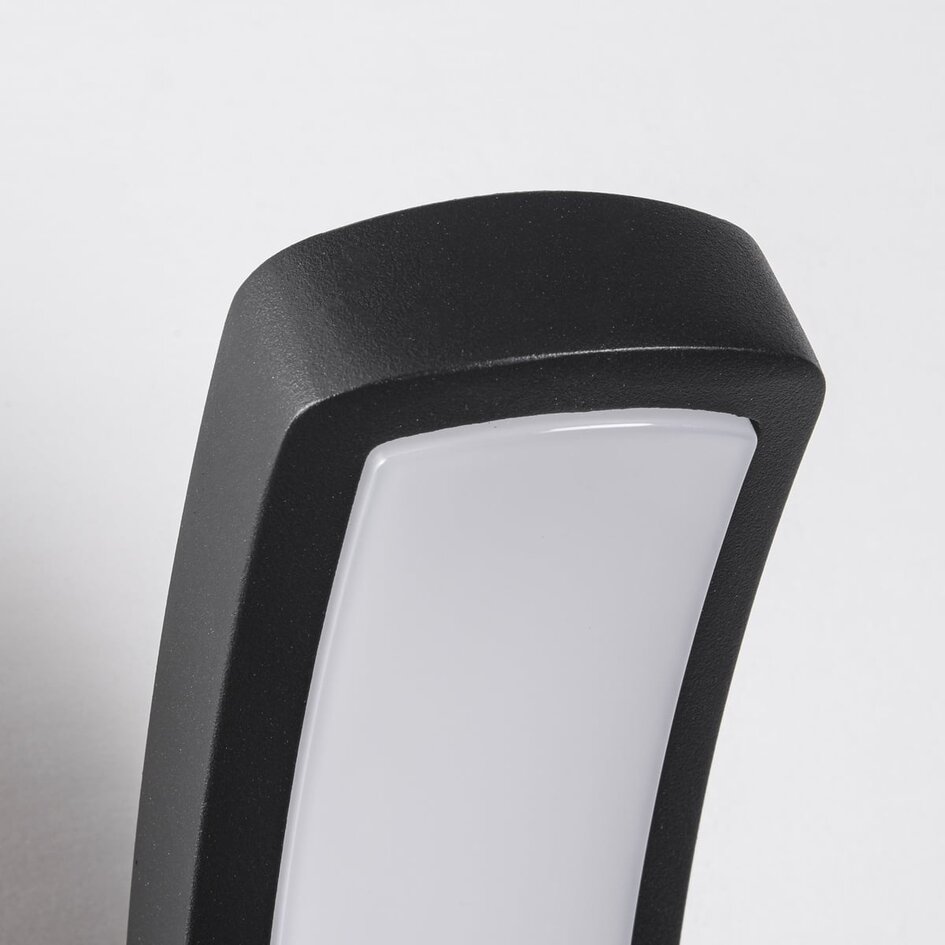 Modern utomhusvägglampa Jette - svart med integrerad LED