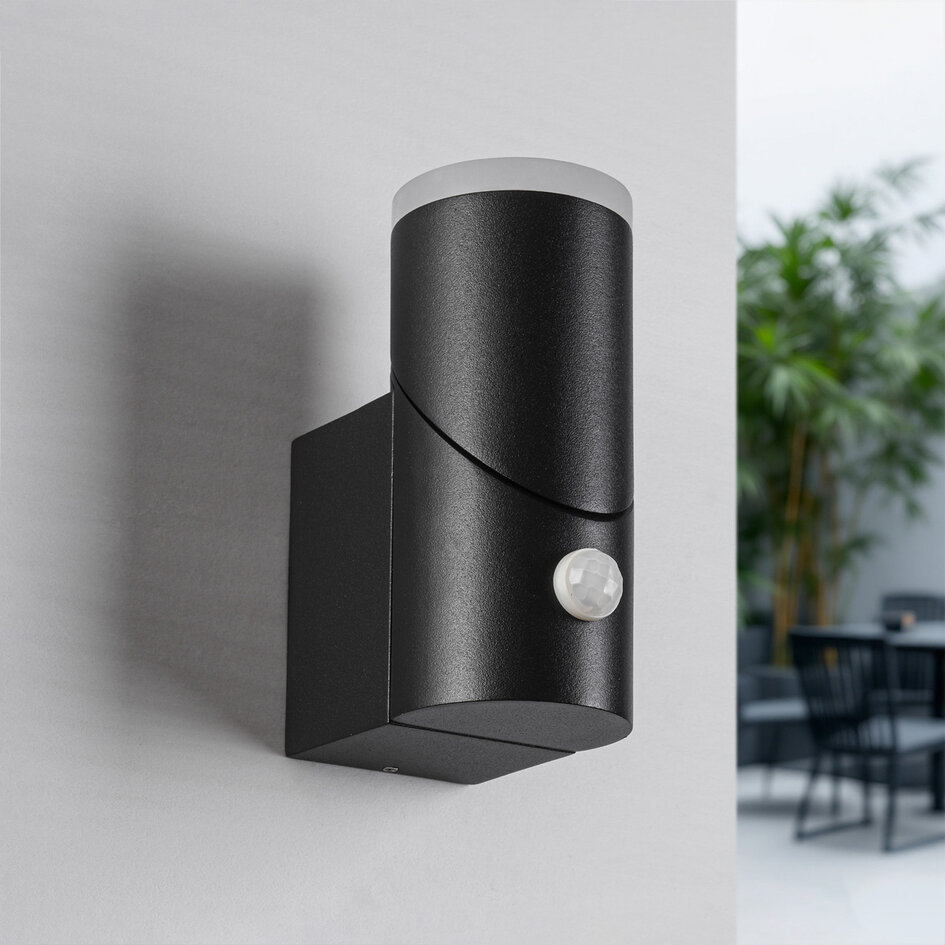 Justerbar utomhusvägglampa Demy med sensor - svart