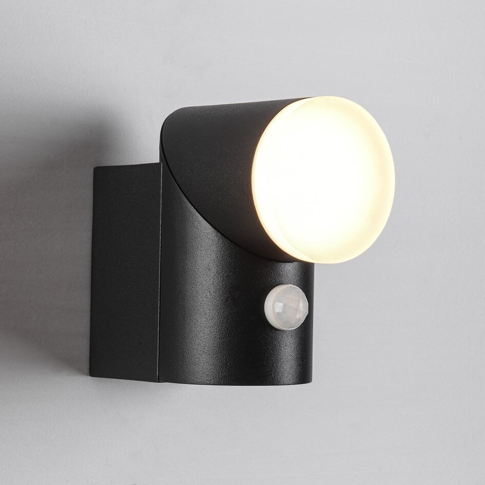 Justerbar utomhusvägglampa Demy med sensor - svart