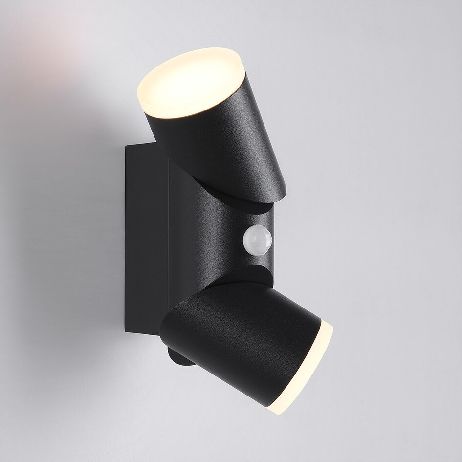 Justerbar rund utomhusvägglampa Tess med sensor - svart