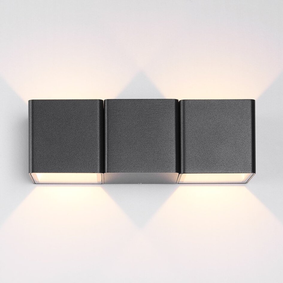 Designad utomhusvägglampa Preston med två lampor - svart med integrerad LED