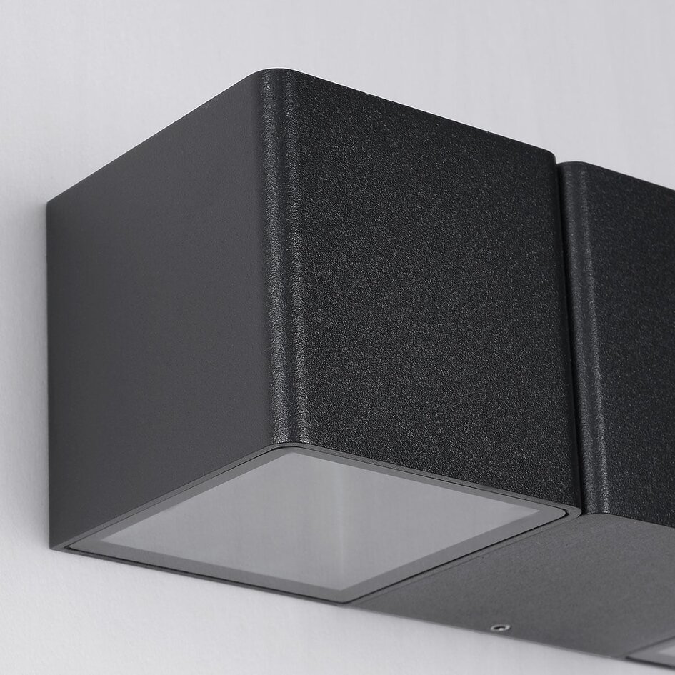 Designad utomhusvägglampa Preston med två lampor - svart med integrerad LED