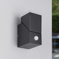 Justerbar utomhusvägglampa Mila med sensor - svart med integrerad LED