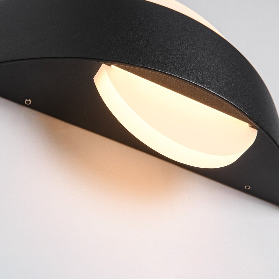 Modern utomhusvägglampa Esmee - svart med integrerad LED