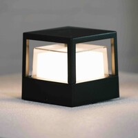 Kvadratisk utomhusvägglampa Otis - svart med integrerad LED