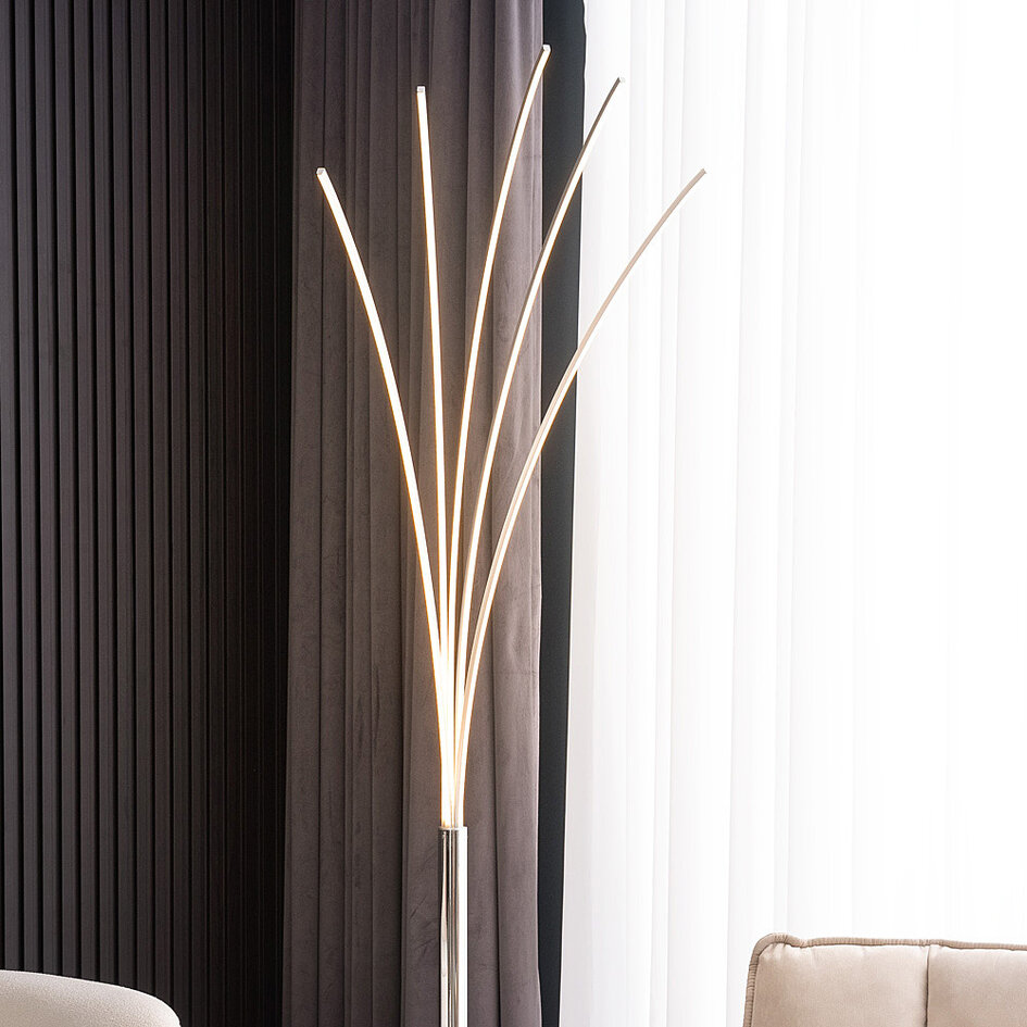 Design golvlampa Louis med integrerade lysdioder