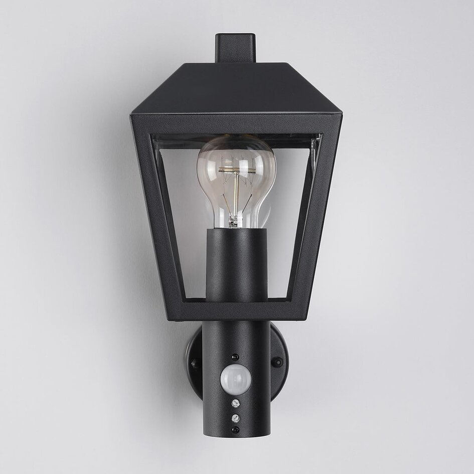 Lantlig utomhusvägglampa Dax med sensor - svart
