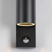 Utomhusvägglampa Curtis med sensor och två lampor - svart
