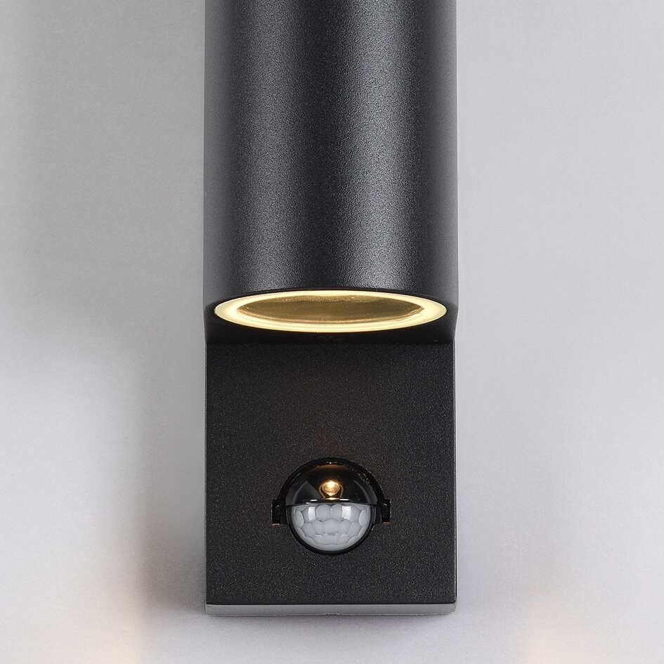 Utomhusvägglampa Curtis med sensor och två lampor - svart