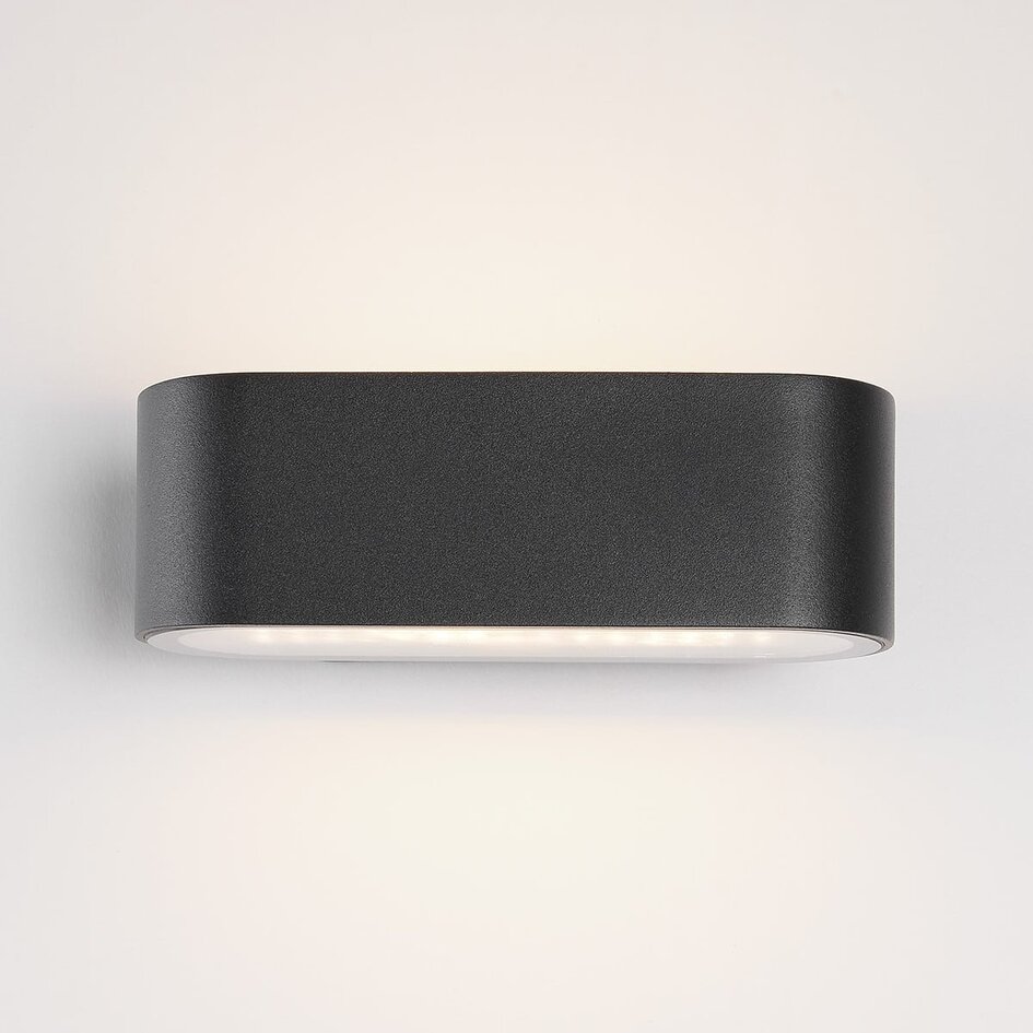 Modern utomhusvägglampa Tino - svart med integrerad LED
