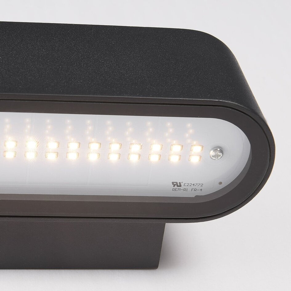 Modern utomhusvägglampa Tino - svart med integrerad LED