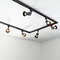 Set med 1-fas skensystem på 3 meter och Elle-spotlights, svart