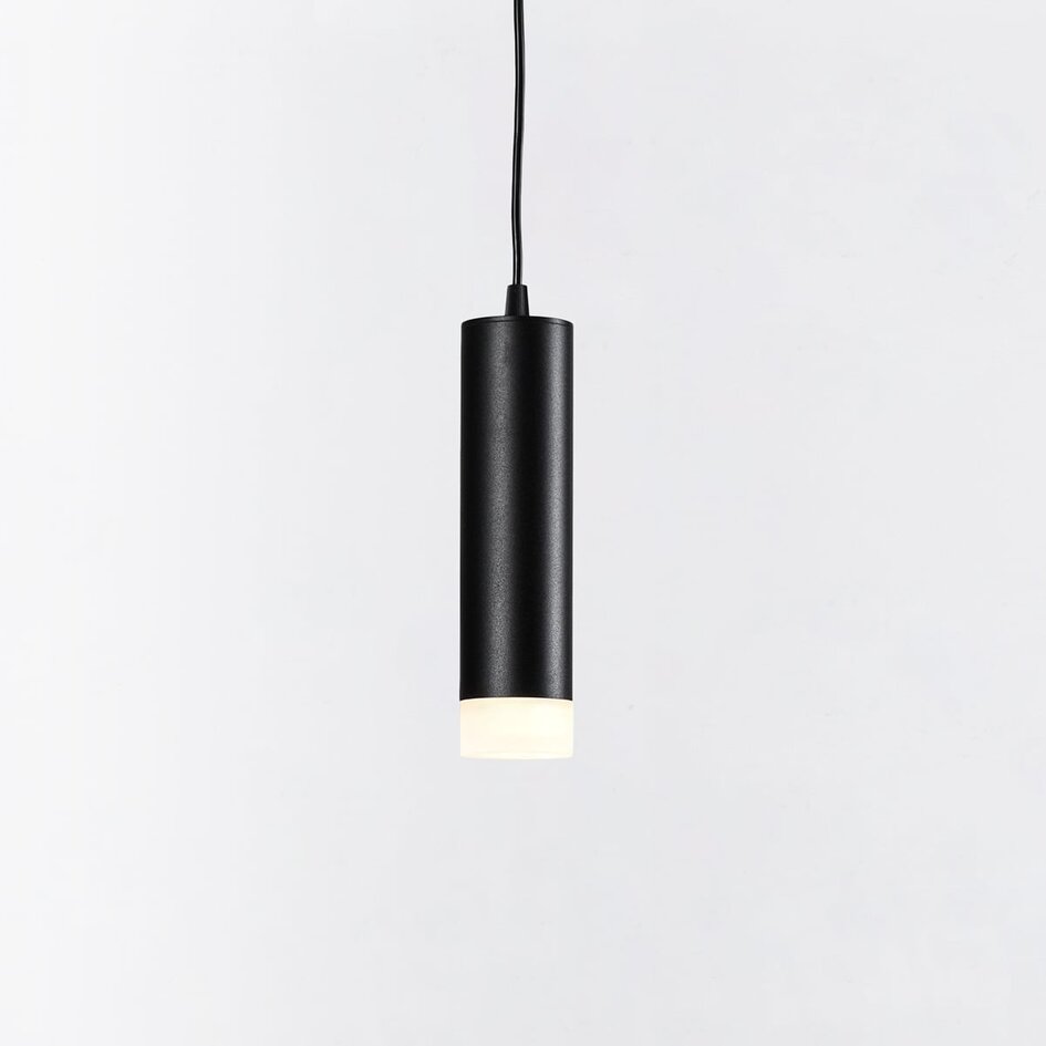 Cylinderformad pendellampa Luke 1-fas, svart med matt diffusor