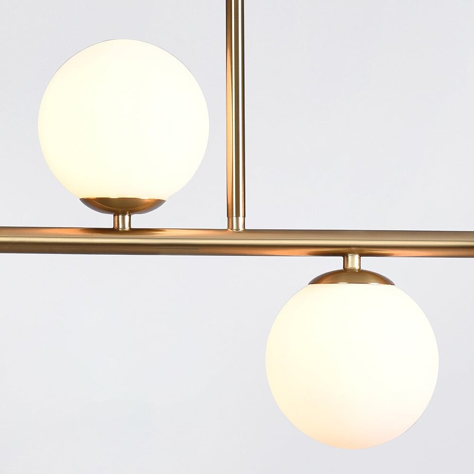 Designad taklampa Asun med fyra lampor - guld och mjölkvitt glas