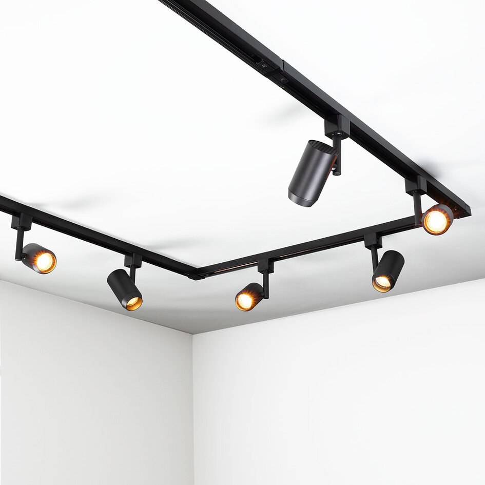 Set med 1-fas skensystem på 1,5 meter och Claire-spotlights, svart