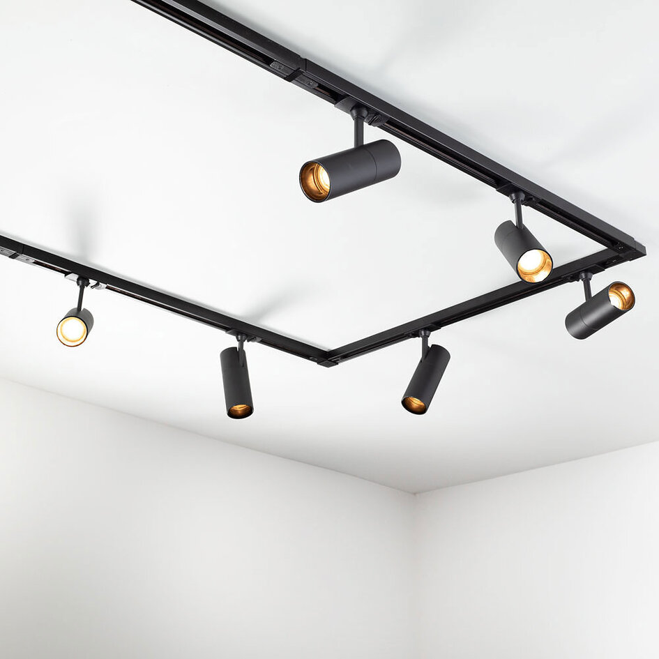 Set med 1-fas skensystem på 1,5 meter och Liam-spotlights, svart