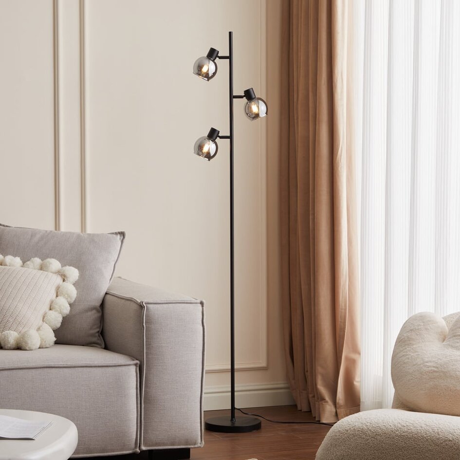 Modern golvlampa Mesa med tre lampor, mattsvart med rökgrått glas