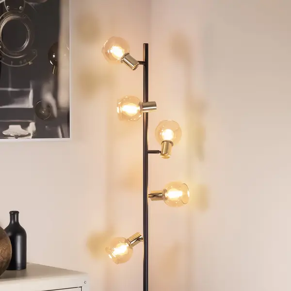 Industriell mattsvart med sandgul golvlampa och bärnstensfärgat glas 5-ljus - Chula