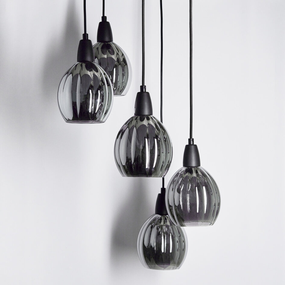 Designad pendellampa Boise med fem lampor - svart och rökfärgat glas
