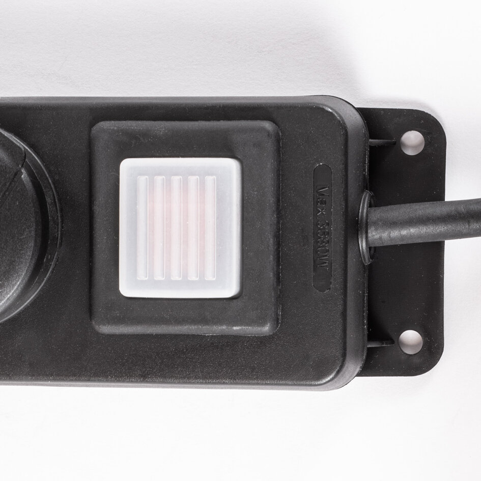 Grenuttag för utomhusbruk IP44 med kabeltjocklek på 3x1,5mm² - 5M