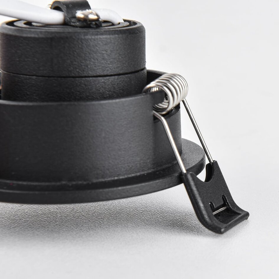 Infälld spotlight 4W med dim-to-warm funktion UGR<15 - Adam