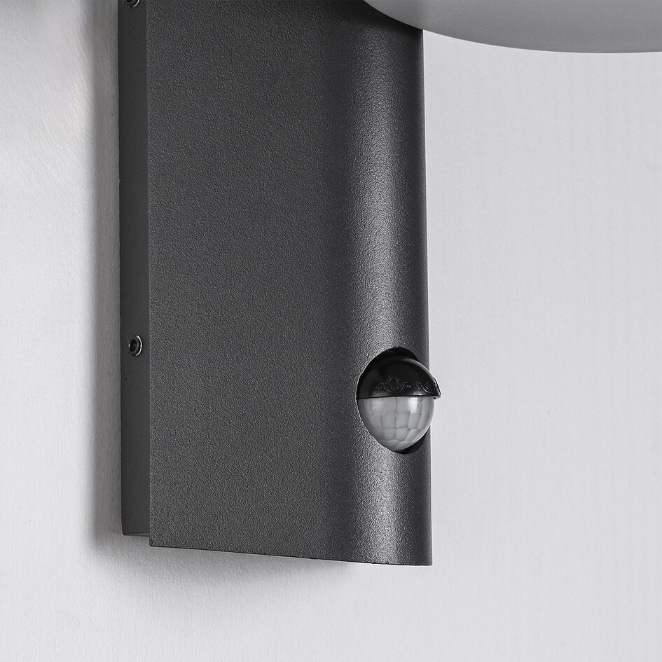 Utomhusvägglampa Mayson med sensor - antracit med integrerad LED