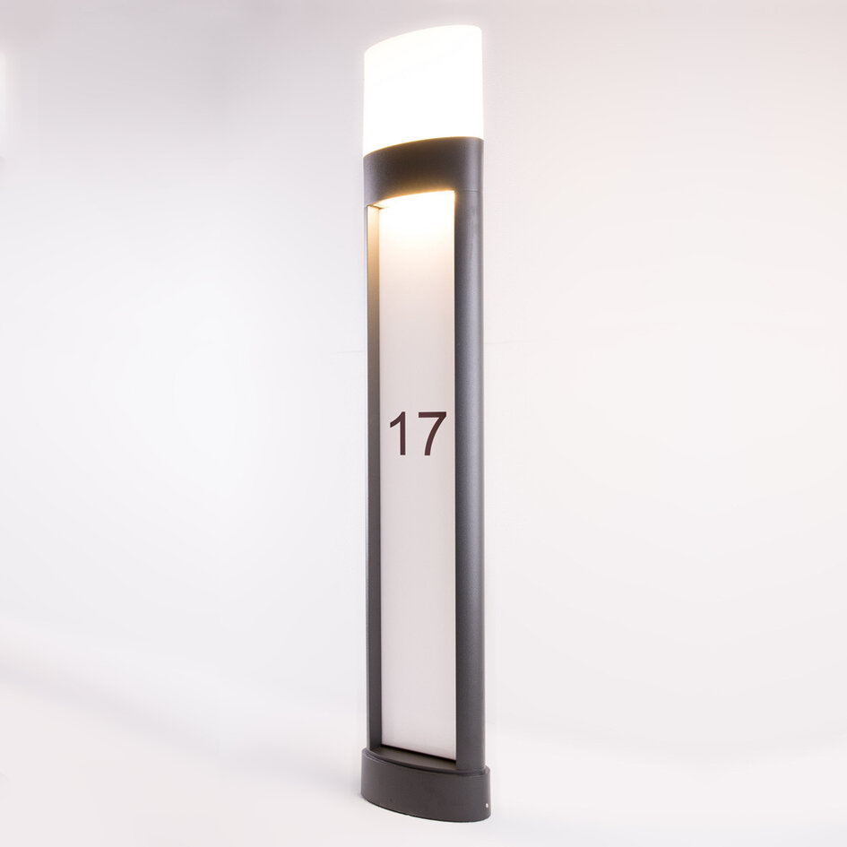 Stående utomhuslampa Gianna med husnummer - Utrustad med integrerad LED