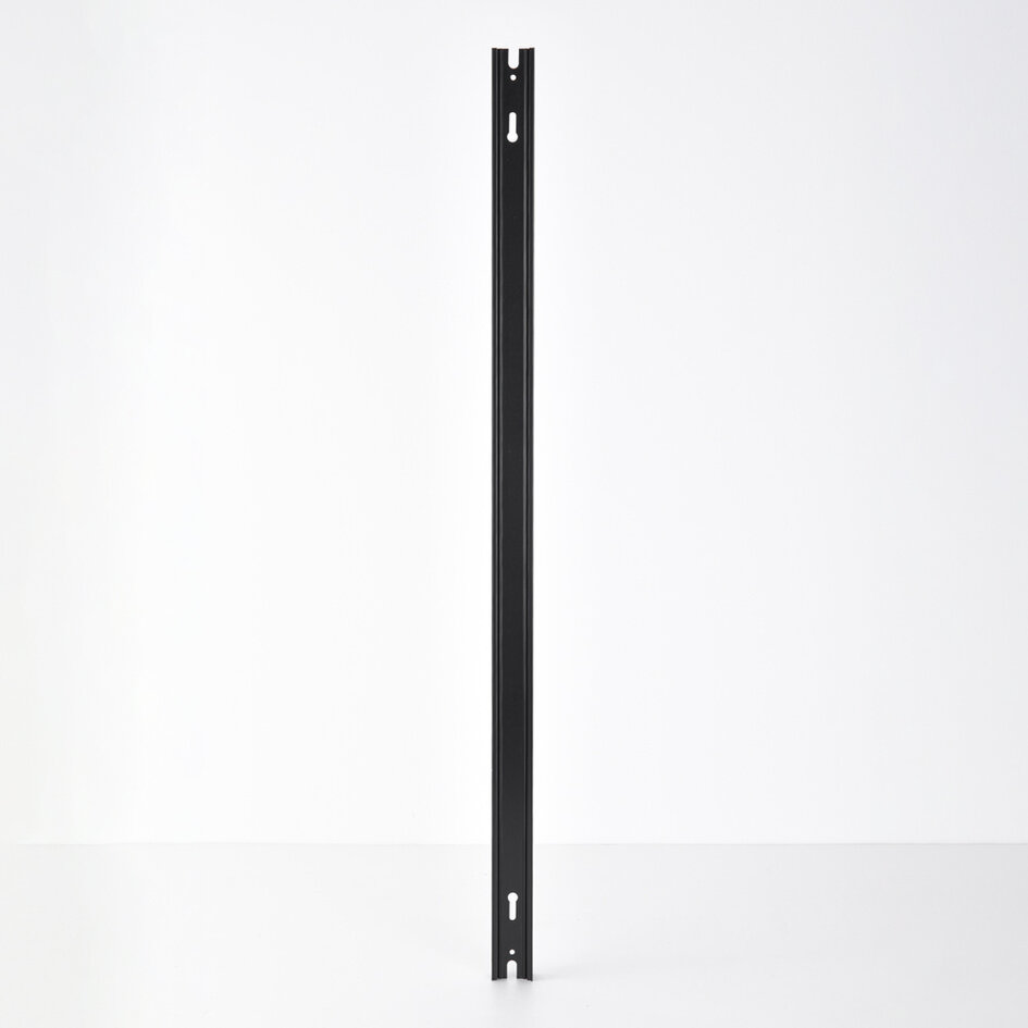 Kopplingsbar 1-fas skena på 75 cm utan anslutningsblock, med ändkåpa, svart