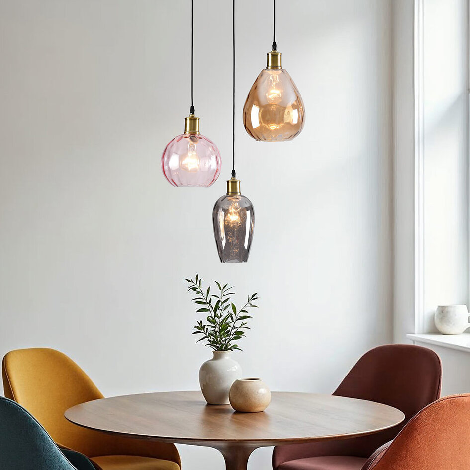 Pendellampa Verona med tre lampor, glas med kupad detalj - amber, ljusrosa och ljusgrå
