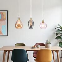 Pendellampa Vanessa med tre lampor, glas med kupad detalj - amber, ljusgrå och ljusrosa