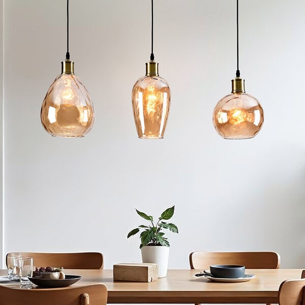Pendellampa Vanessa med tre lampor, amberfärgat glas med kupad detalj - amber