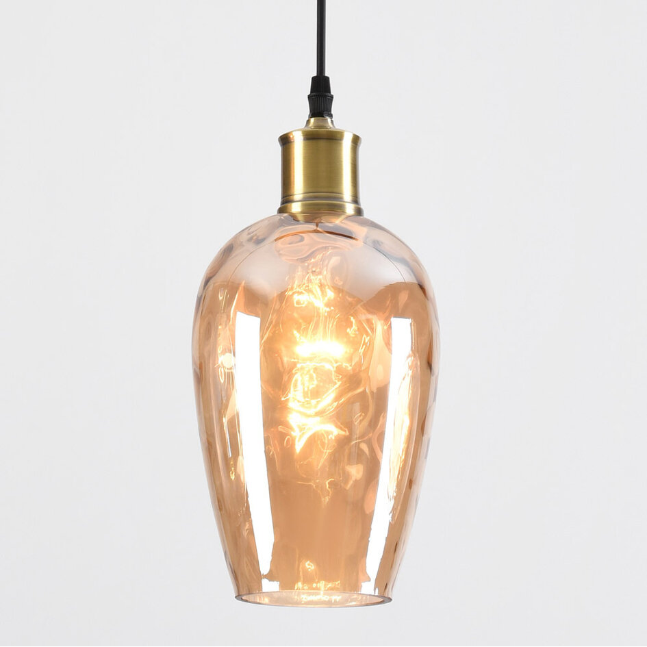 Pendellampa Vanessa med tre lampor, amberfärgat glas med kupad detalj - amber