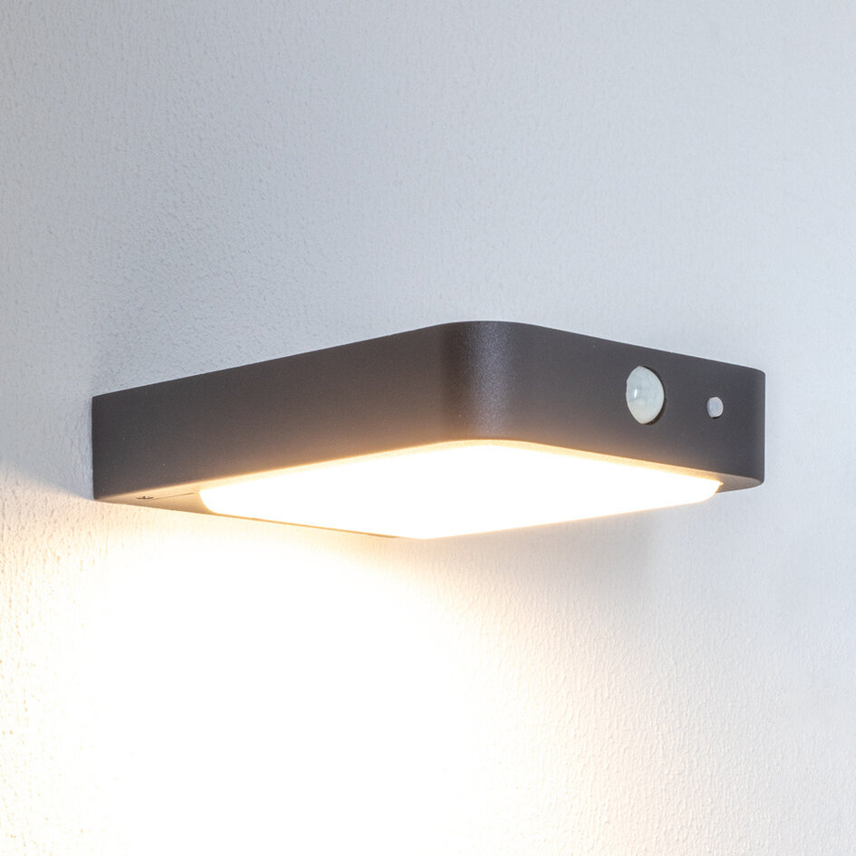 Solcellsvägglampa för utomhusbruk med sensor - Patrick