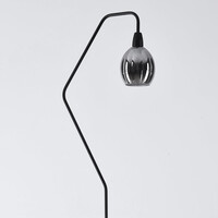 Golvlampa Diede, mattsvart med koppar och rökgrått glas