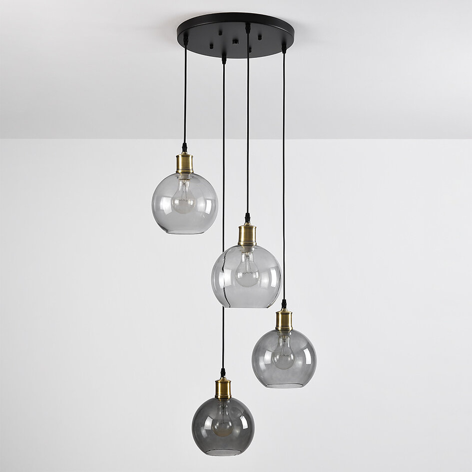 Pendellampa Livia med fyra lampor och glaskulor