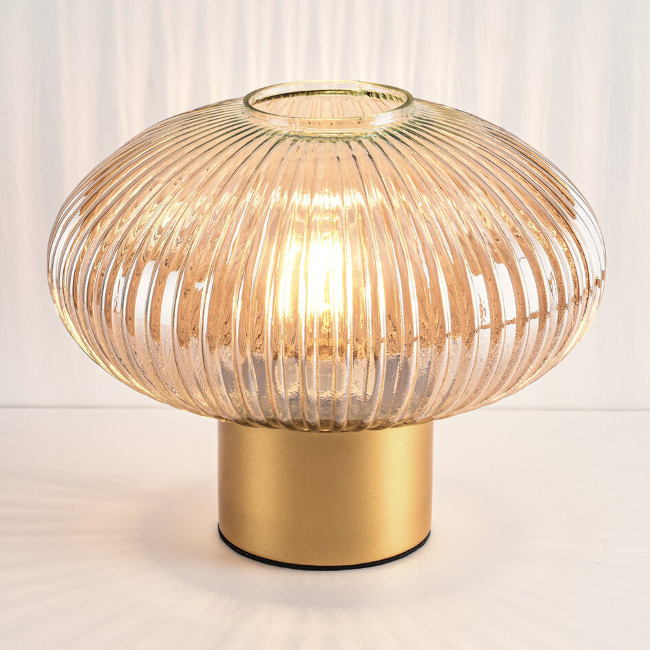 Bordslampa Indah - guld med räfflat amberfärgat glas