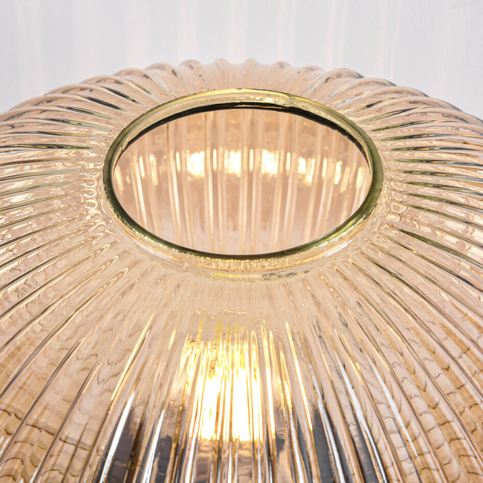 Bordslampa Indah - guld med räfflat amberfärgat glas