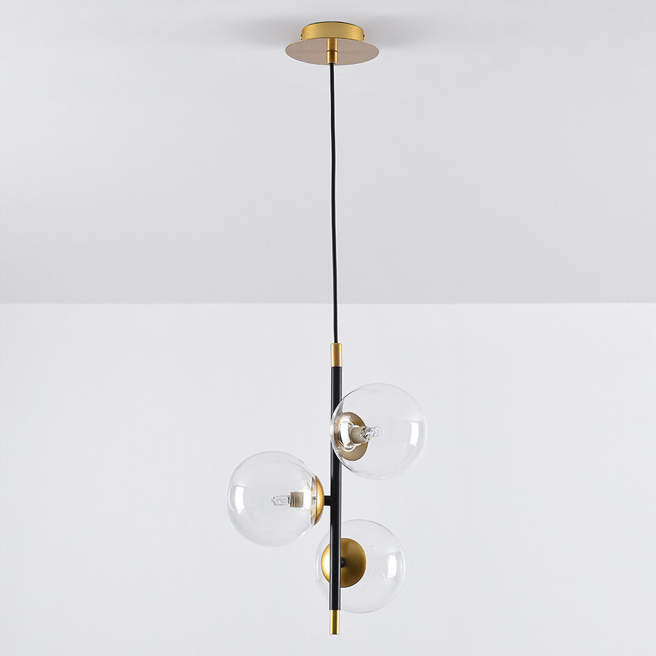 Pendellampa Nisrin med tre lampor i transparent glas - svart och guld