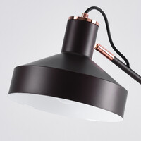 Bordslampa Phoebe - kaffebrun med bronsdetaljer och vinklingsbar arm