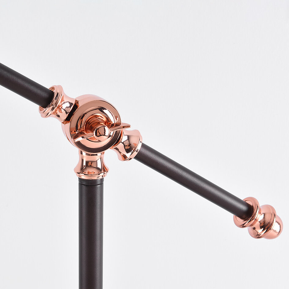 Bordslampa Phoebe - kaffebrun med bronsdetaljer och vinklingsbar arm