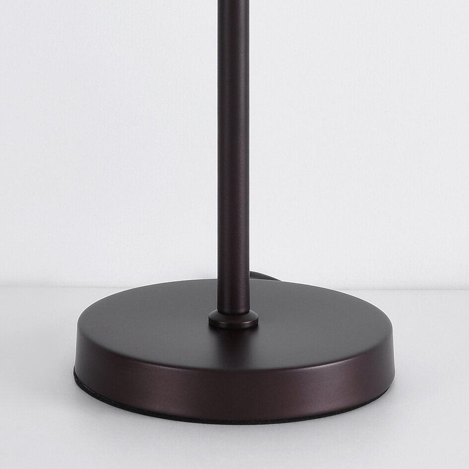 Bordslampa Phoebe - kaffebrun med bronsdetaljer och vinklingsbar arm