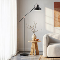 Golvlampa Tom - svart med bronsdetaljer och vinklingsbar arm
